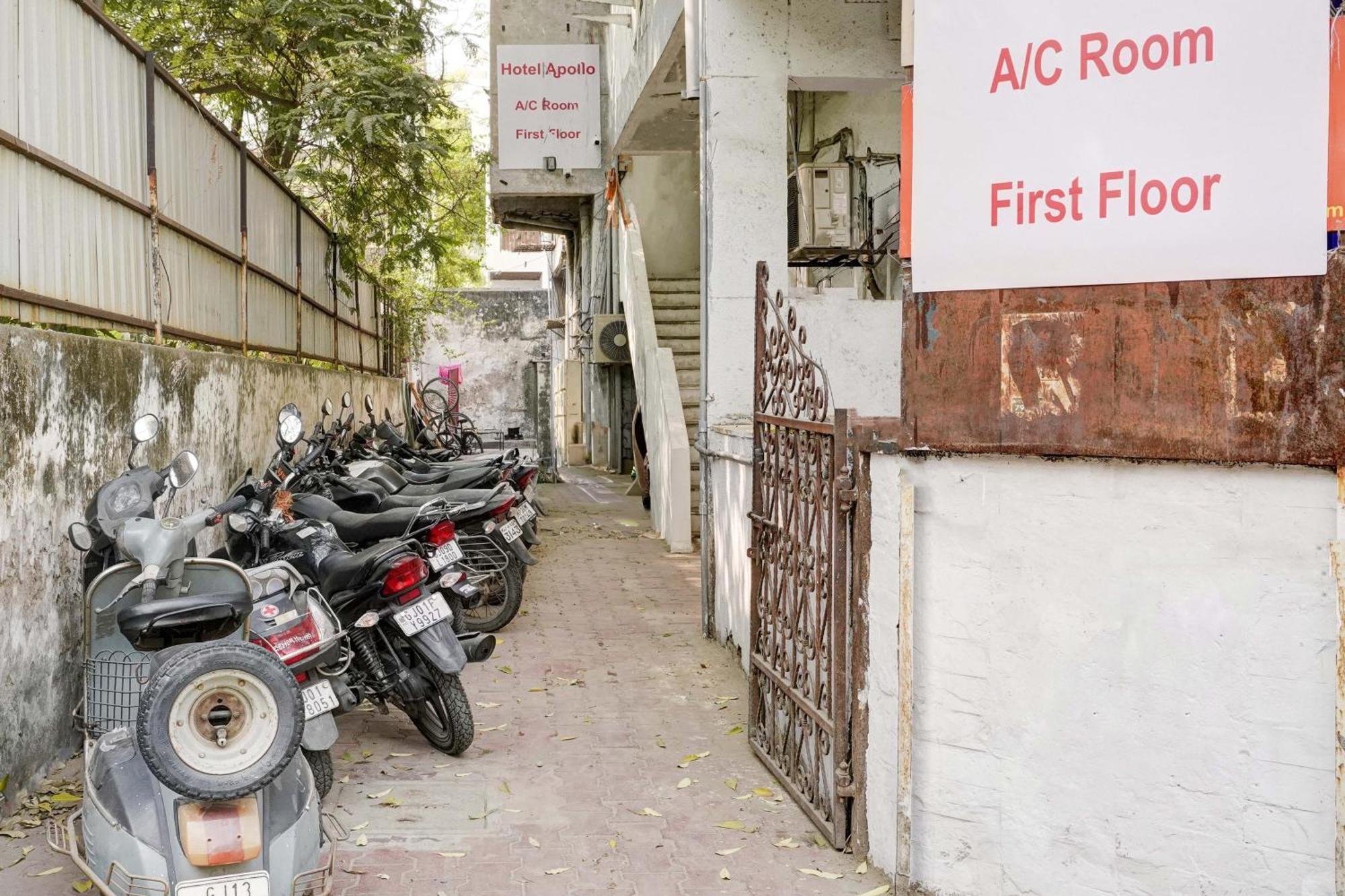 O Apollo 3* Ahmedabad